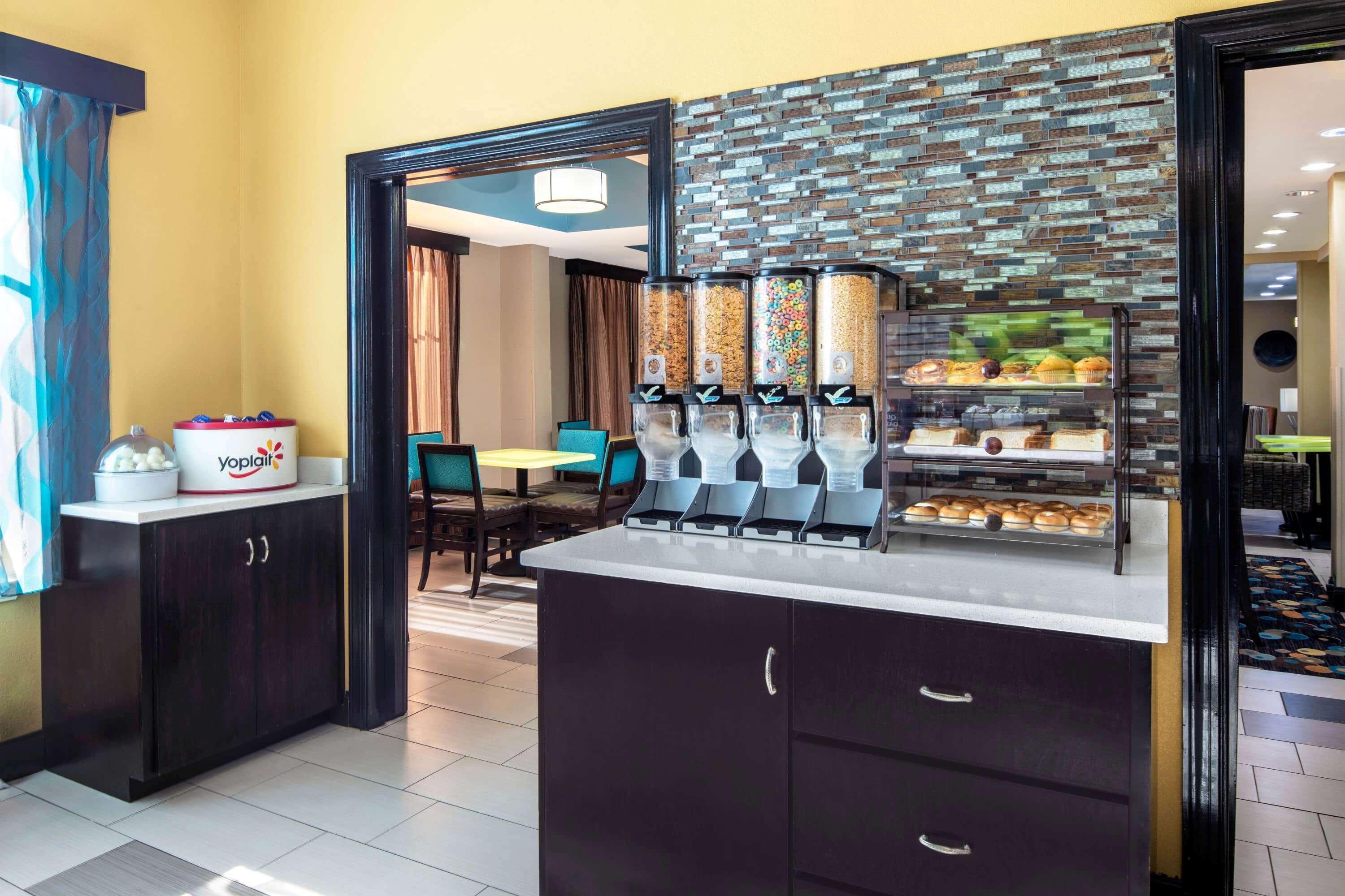 La Quinta By Wyndham Oxford - Anniston Otel Dış mekan fotoğraf